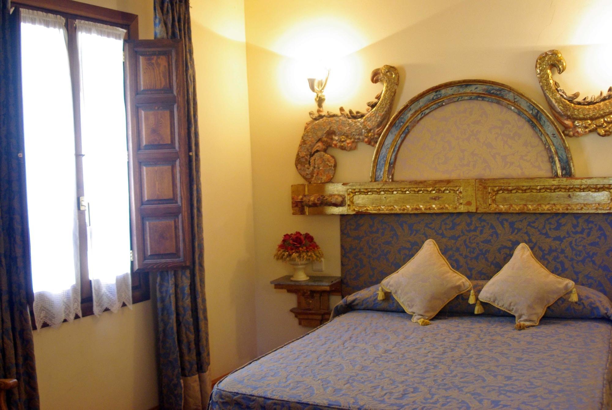 Hotel Alcazar Segovia Zimmer foto